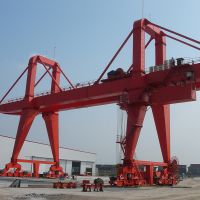 衡陽(yáng)雙梁吊鉤門式起重機(jī)