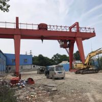 武漢市雙梁吊鉤門(mén)式起重機(jī)
