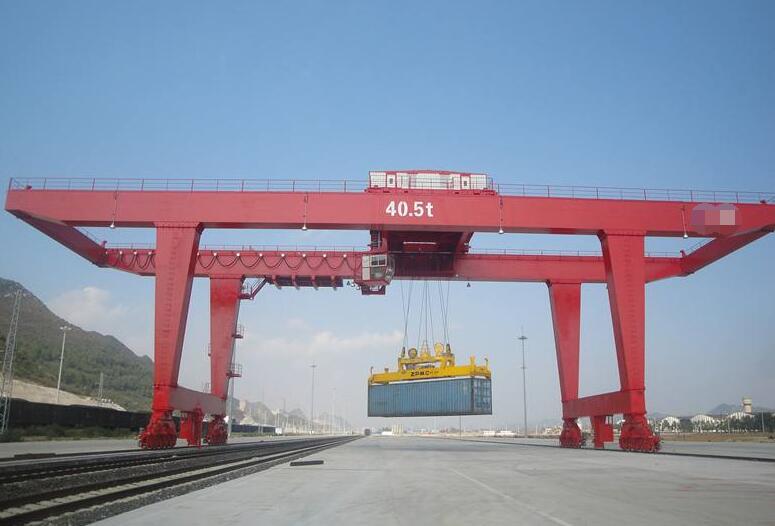 岸邊集裝箱起重機(jī)