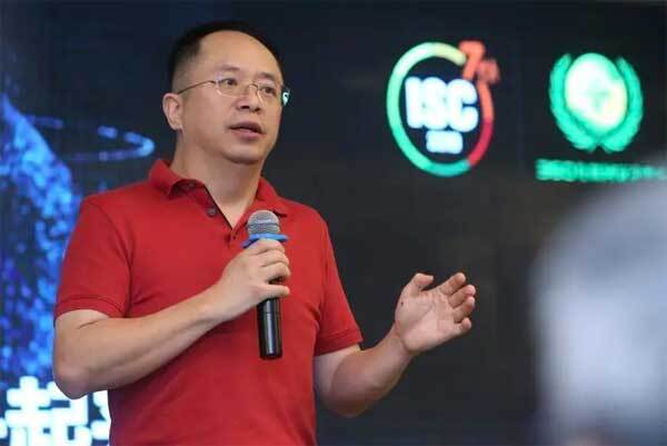 全國政協(xié)委員、經(jīng)濟(jì)委員會(huì)委員、360集團(tuán)董事長兼CEO 周鴻祎