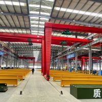 湖北省宜昌市西陵區(qū)半門(mén)式龍門(mén)吊起重機(jī)，龍門(mén)吊，行吊
