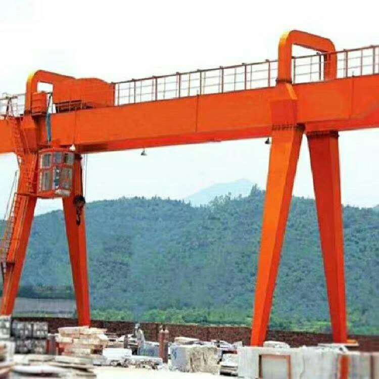 云南云龍縣門式起重機