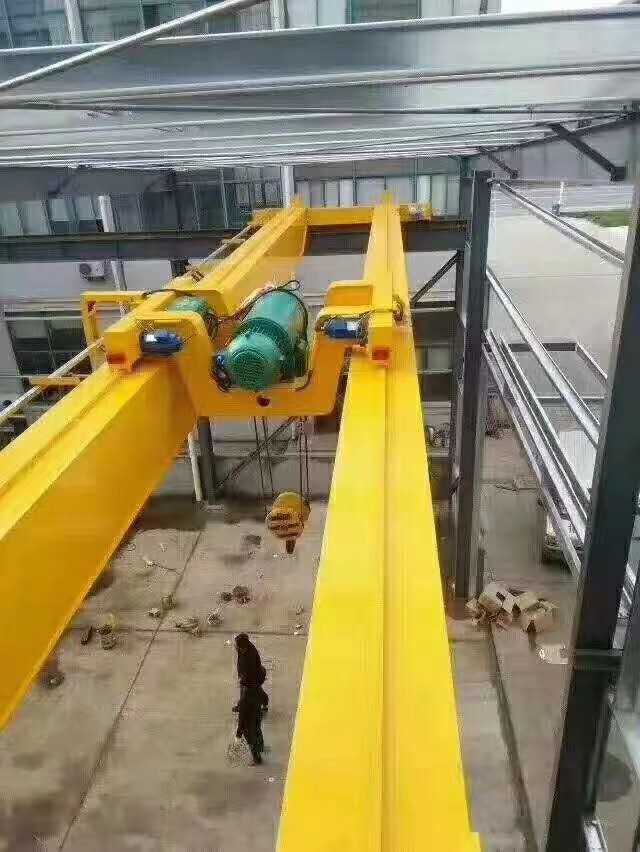 云南金平縣起重機(jī)安裝