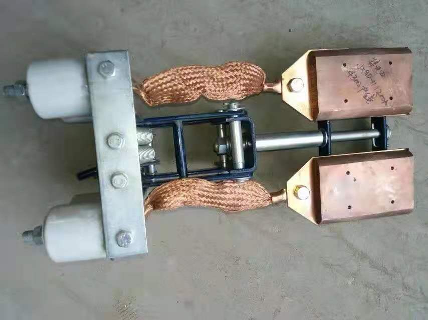 四級(jí)集電器