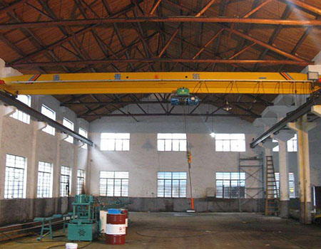 天津起重機(jī)-橋式起重機(jī)